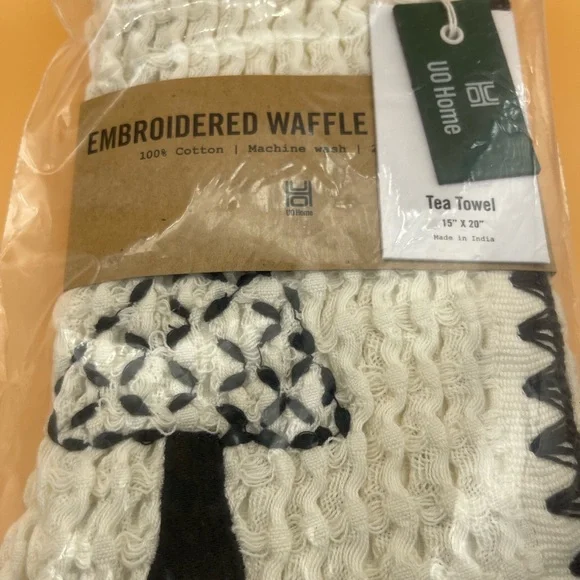 Urban Outfitters Critter Waffle Tea Towel, Cream, NWT - Picture 9 of 9